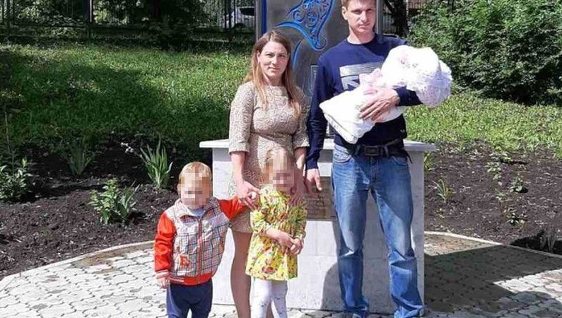 Сергей и Любовь Кузнецовы скончались на месте. Трое маленьких детей – в больнице.