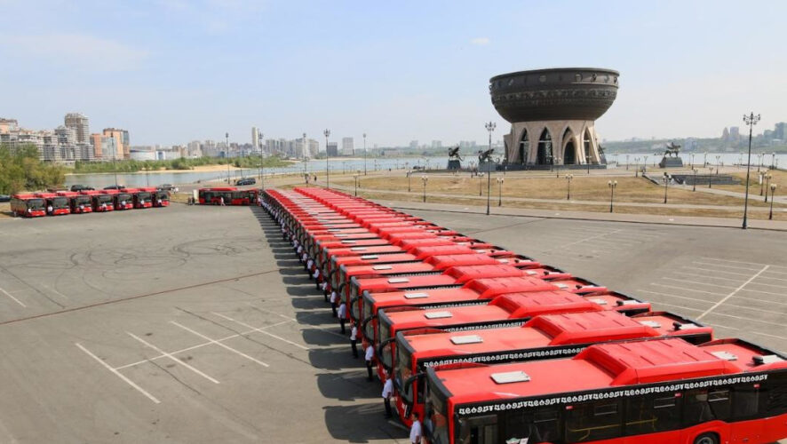 Мужчина рассказал в соцсетях о закупке для города 50 автобусов.