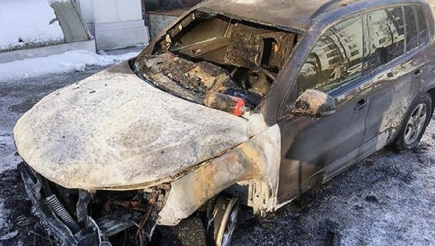 В Казани юриста Татсоцбанка Артема Ильдеяркина подозревают в поджоге автомобиля совладельца «Галереи вин»