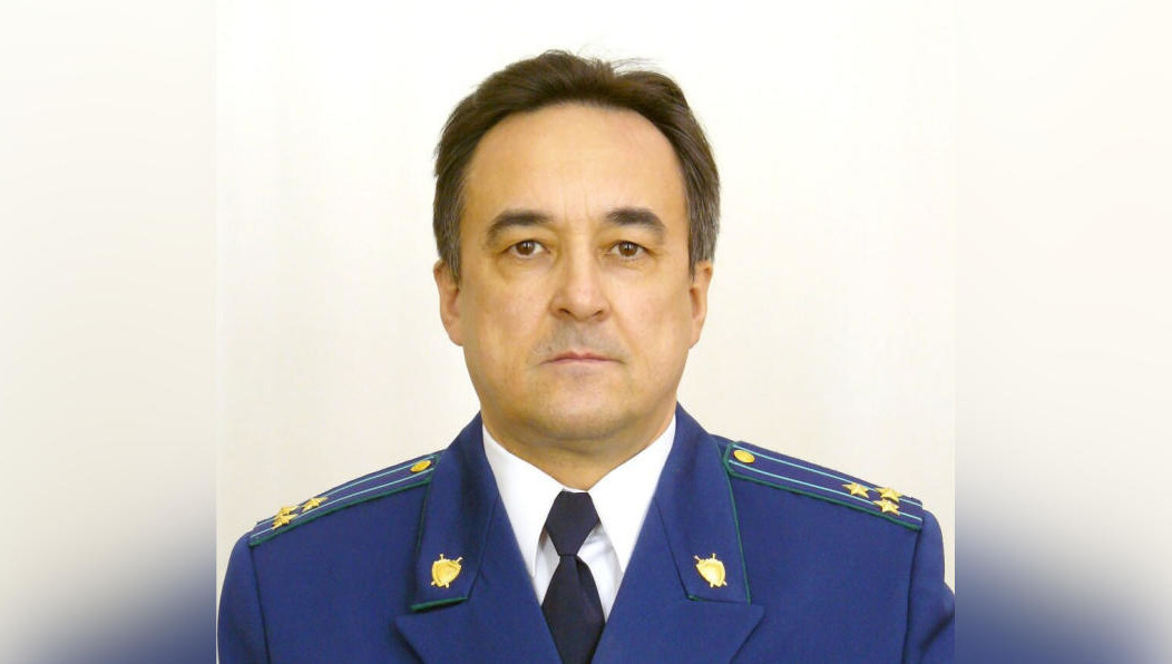 Коллективу нового руководителя представил прокурор республики Илдус Нафиков.