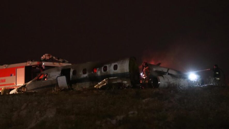 еще трое получили различные травмы в результате крушения частного самолета в аэропорту Ататюрка в Стамбуле