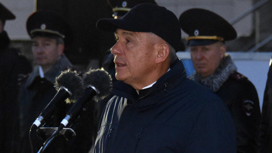 Президент РТ вручил ряд государственных наград России и Татарстана.