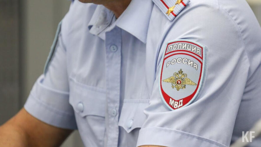 При досмотре у мужчины нашли 24 пакетика с неизвестным веществом.