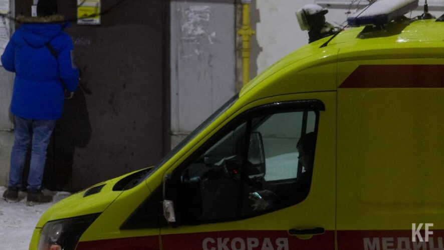 Машина автохама мешала проезду &laquo;неотложки&raquo; с маленьким пациентом.