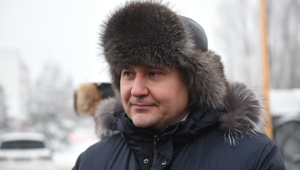 Пока он руководит школой №39 в Замелекесье.