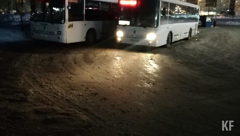 Движение автобусов в Казань и обратно практически парализовано.