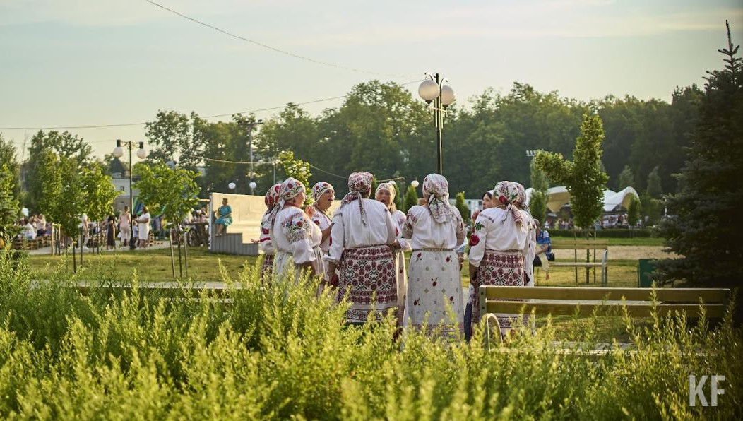 В программу торжества включили: выступление группы «Якутяночки»