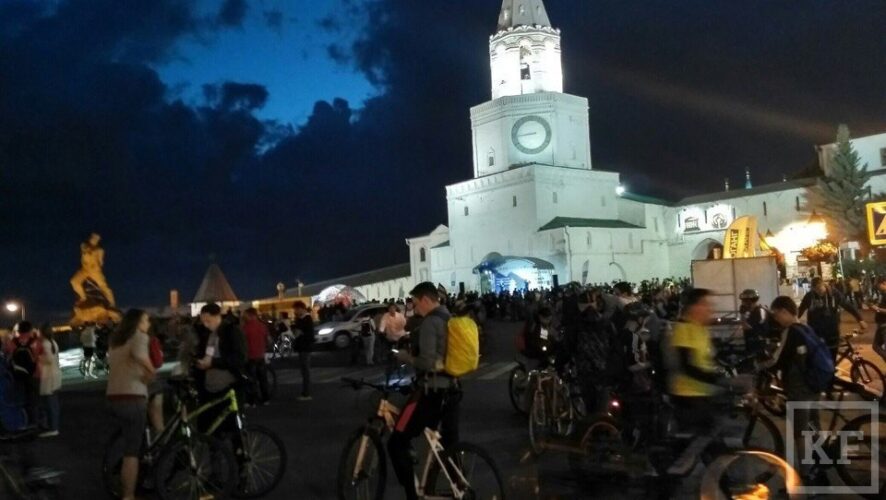Новый формат традиционной массовой велоэкскурсии по ночной столице Татарстана собрал более 3 тысяч участников