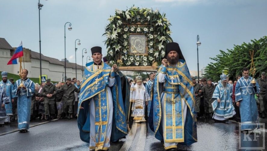 Для православных образ Пресвятой Богородицы — один из самых почитаемых. Казанская икона считается покровительницей земли русской