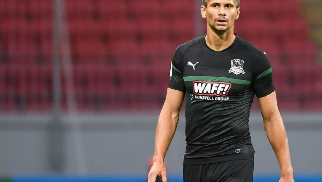 Контракт с центральным защитником подписан на 2 года.