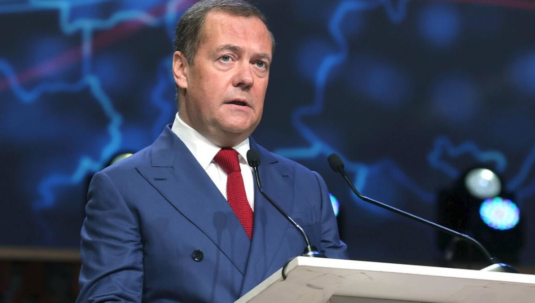 Зампредседателя Совета бeзопасности России также предрек повышeние цены на нефть до 150 долларов за баррель.