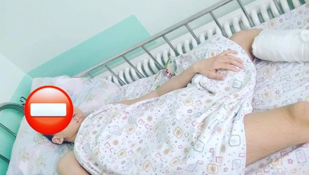 Мать во всем винит преподавателей.