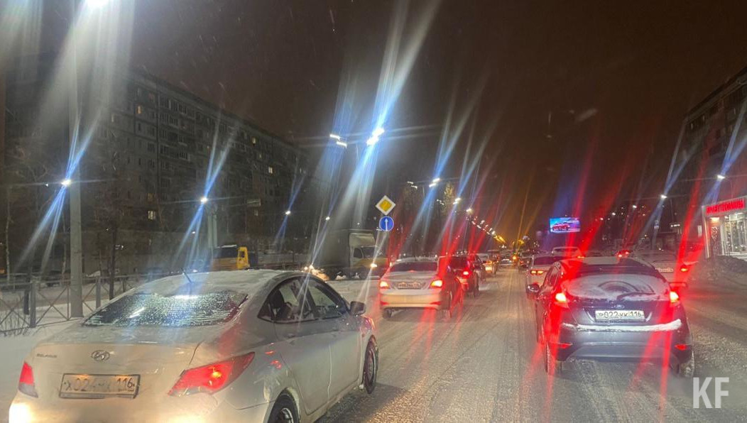 Уже сейчас сервис Яндекс Пробки показывает загруженность дорог на 8 баллов.