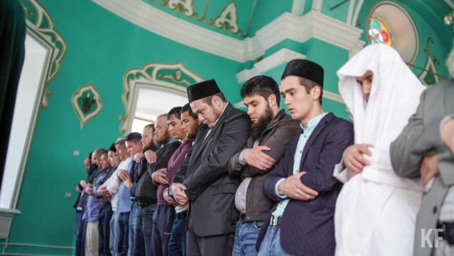 Формы исламского активизма за последние 150 лет в среде российских мусульман претерпевали самые разные изменения. Проходили от общественно-политической и гражданской активности к героическому исполнению мусульманских ритуалов в СССР.