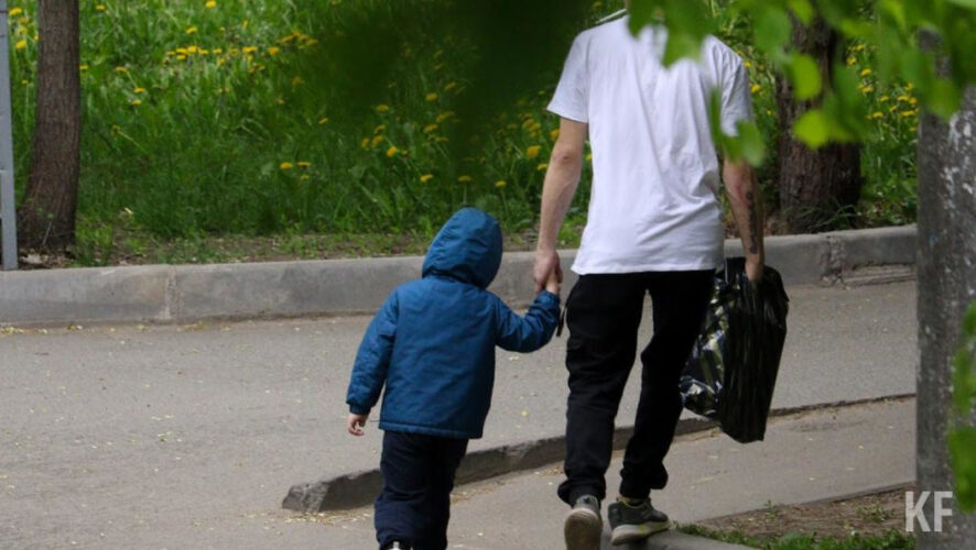 На первого и второго ребенка сумма вычета равна 1400 рублей