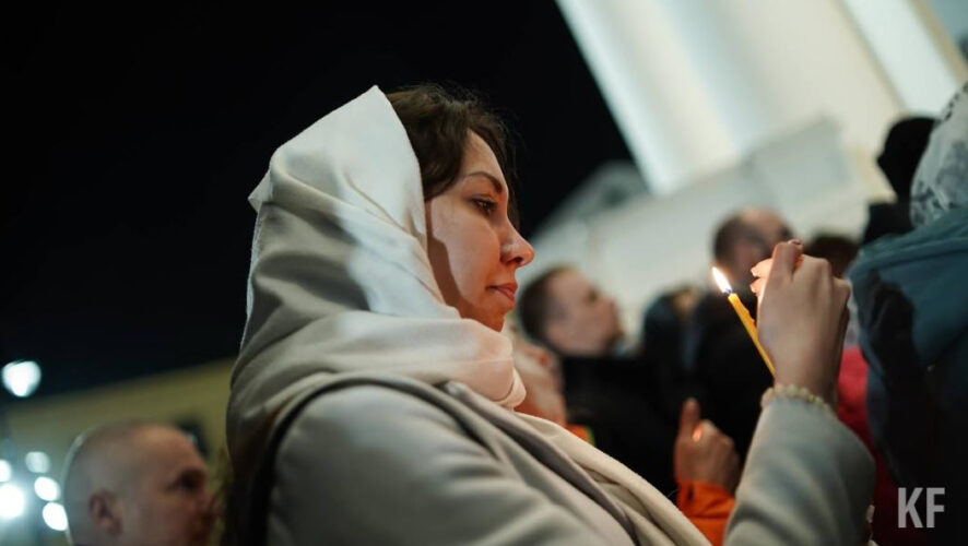 Общественный транспорт будет подан на остановку &laquo;Центральный стадион&raquo;.