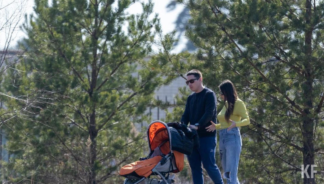 Одинаково раздражает мужчин и женщин бесконечный просмотр телевизора.