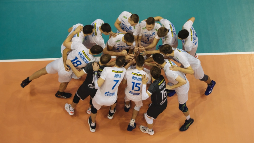 Матч завершился со счётом 3:0 по сетам.