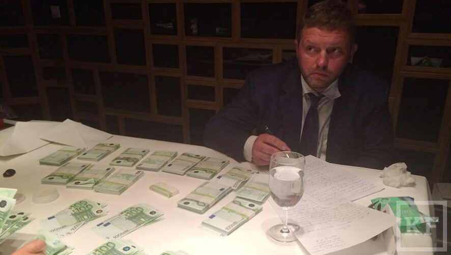 Против губернатора Кировской области Никиты Белых возбуждено уголовное дело по статье «Получение взятки». Он был задержан сегодня «с поличным при получении взятки в