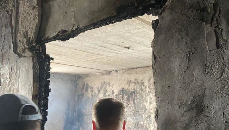 Видимых повреждений несущих конструкций дома нет.