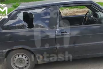 Позже участники инцидента выместили злобу и на водителя «ВАЗ-2113».