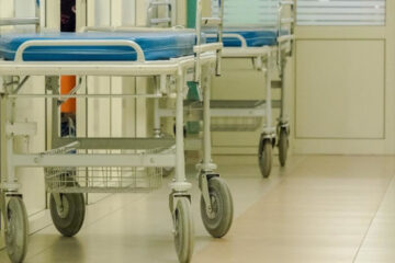 Президент Татарстана поручил проследить за наличием лекарственных препаратов и средств индивидуальной защиты у медперсонала во всех больницах.