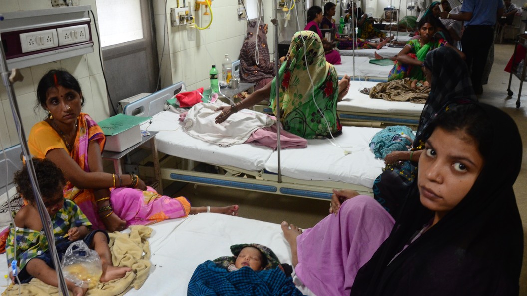 30 детей задохнулись без кислорода в одной из больниц Индии