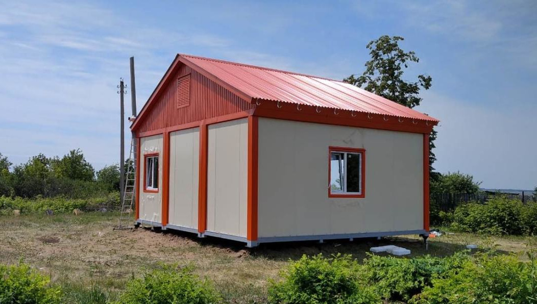 Строительство идет по графику.