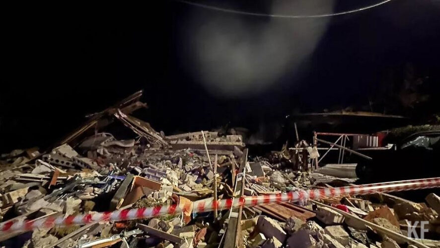 В результате происшествия также пострадали два человека