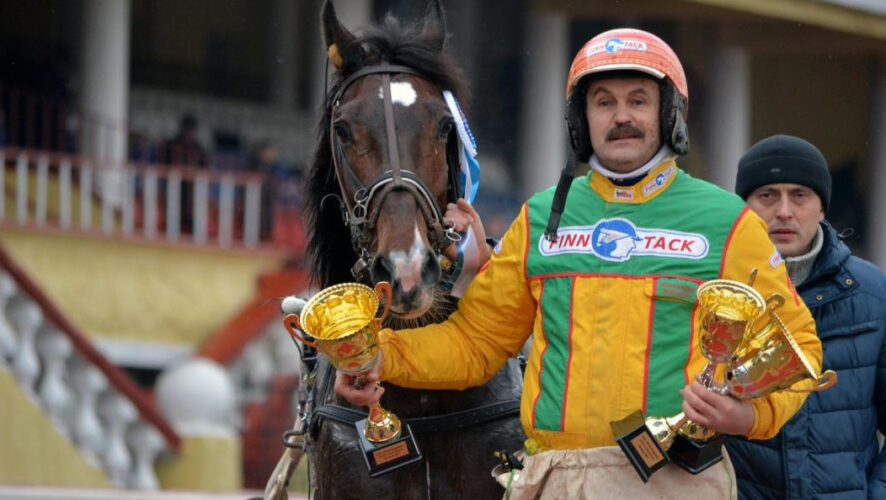 Александр Несяев выиграл заезд на приз губернатора Ульяновской области.