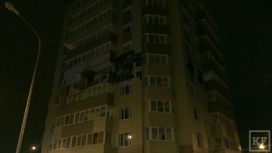 В Зеленодольске в жилом многоквартирном доме №15 на улице Сайдашева  произошел взрыв. По предварительным данным  — это утечка бытового газа. Судя по опубликованным