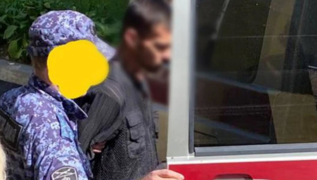 Учителя и старшеклассники бросились на помощь девочке