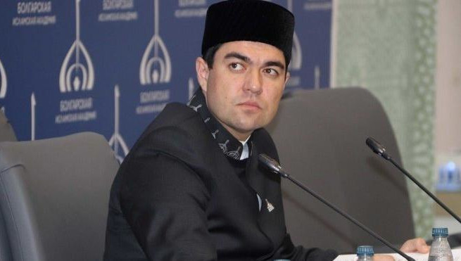 Обязанности ректора на данный момент исполняет проректор по научной деятельности Айнур Тимерханов.