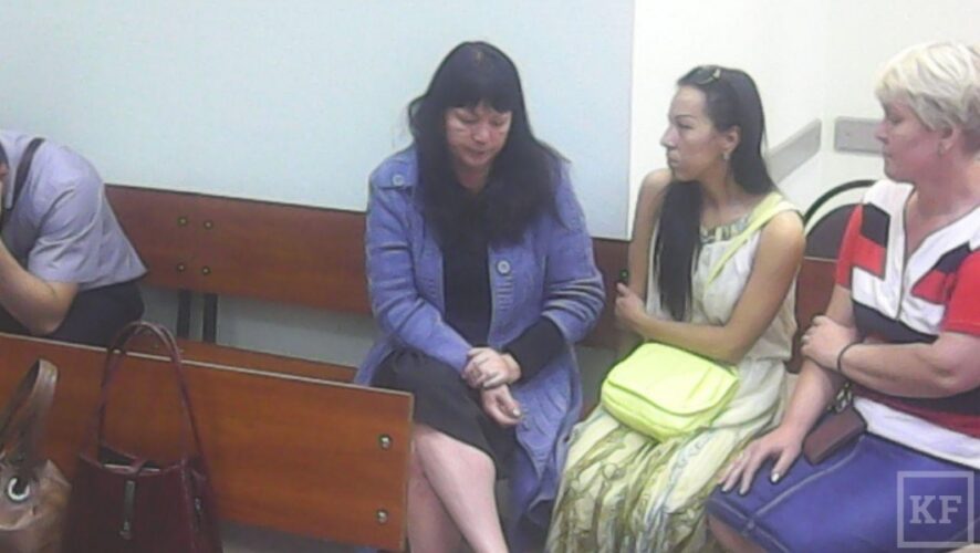 Виктория Ларина (слева) В ближайшее время в Нижегородской области начнется суд над 51-летней Викторией Лариной