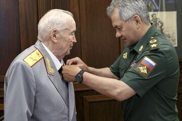 Военачальник награжден орденом Александра Невского