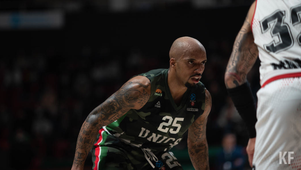 Игрок продолжит карьеру в Японии.