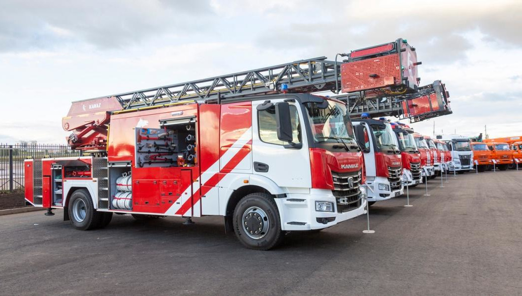 Рабочая высота подъема лестницы составляет 24 метра.