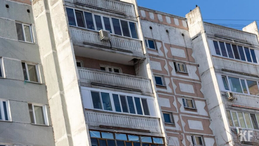 Пенсионерка упала с высоты девятого этажа.