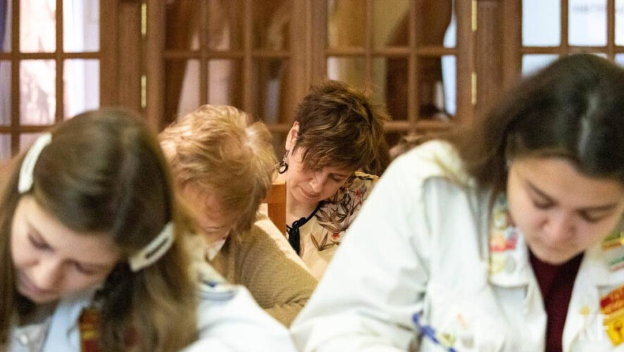 Текст для него готовит писатель Василий Авченко. Он расскажет о жизни и творчестве путешественника Владимира Арсеньева.