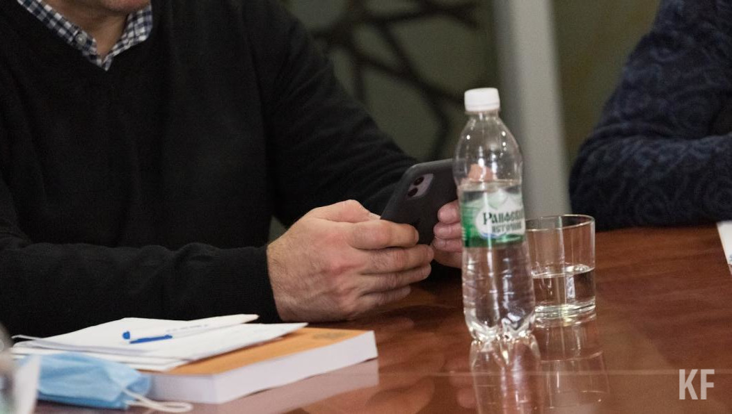 При этом дамы считают мужчин более карьерно способными