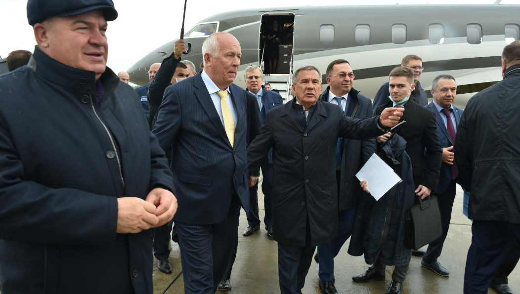 Главе госкорпорации продемонстрировали модернизированный ракетоносец Ту-160.