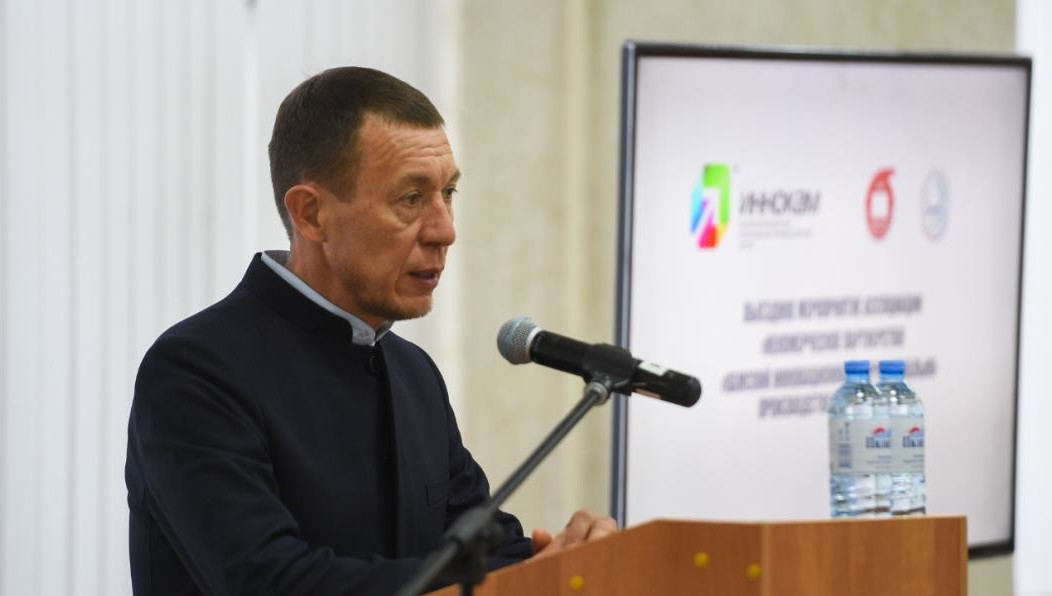 Молодежь чаще выбирает вузы Москвы и Санкт-Петербурга.