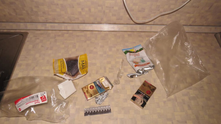 Хозяин злачной квартиры - 43-летний местный житель.