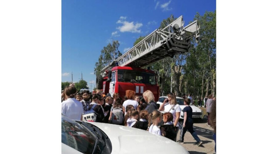 На месте работают спецслужбы.