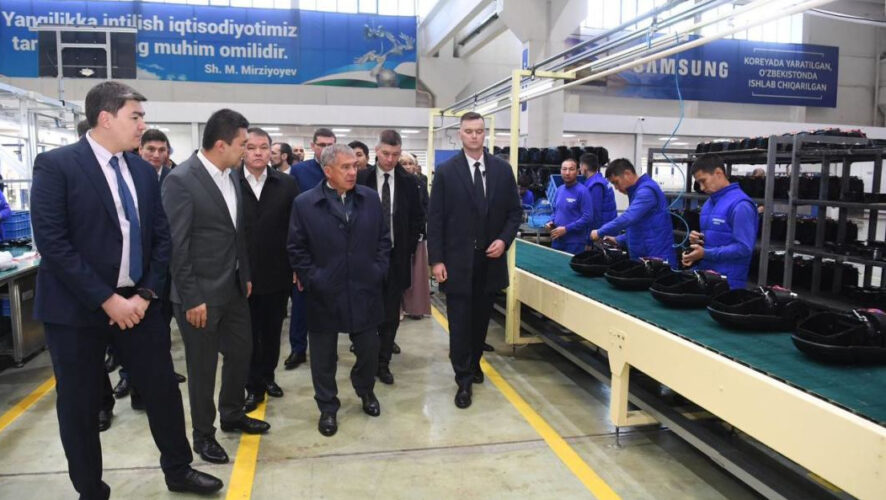 Завод открыли по инициативе президента Узбекистана Шавката Мирзиёева.
