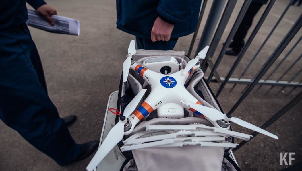 В работе применят квадракоптер.