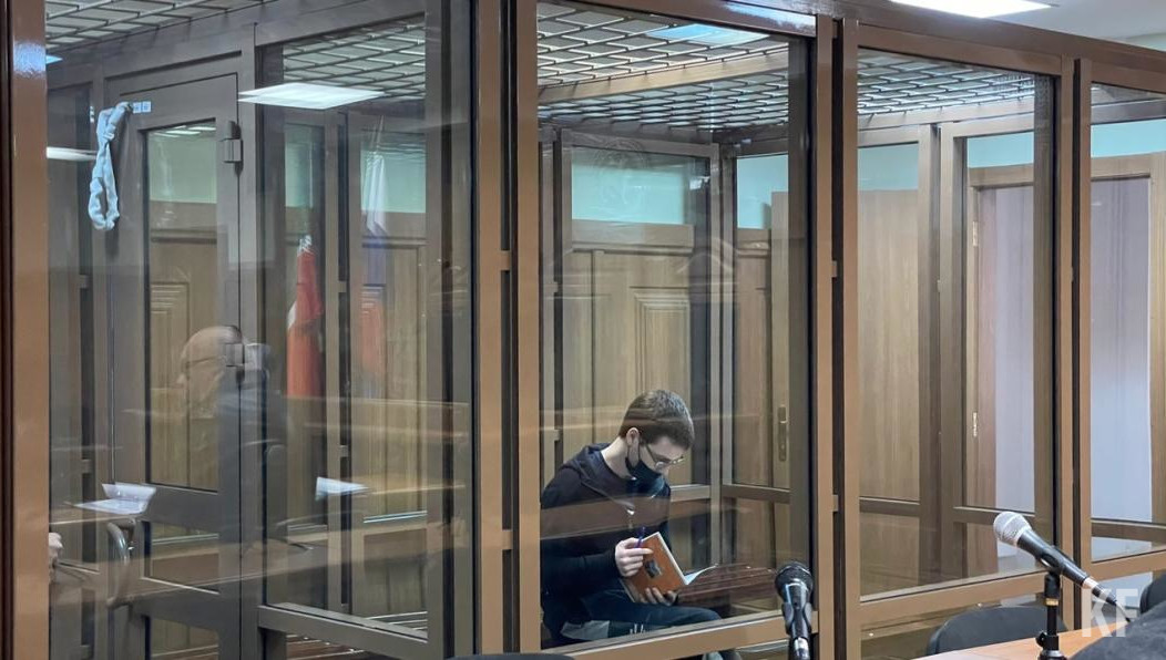 Суд так и не приступил к прениям по делу о тройном убийстве.