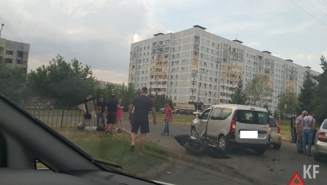 Мужчина с различными травмами госпитализирован.