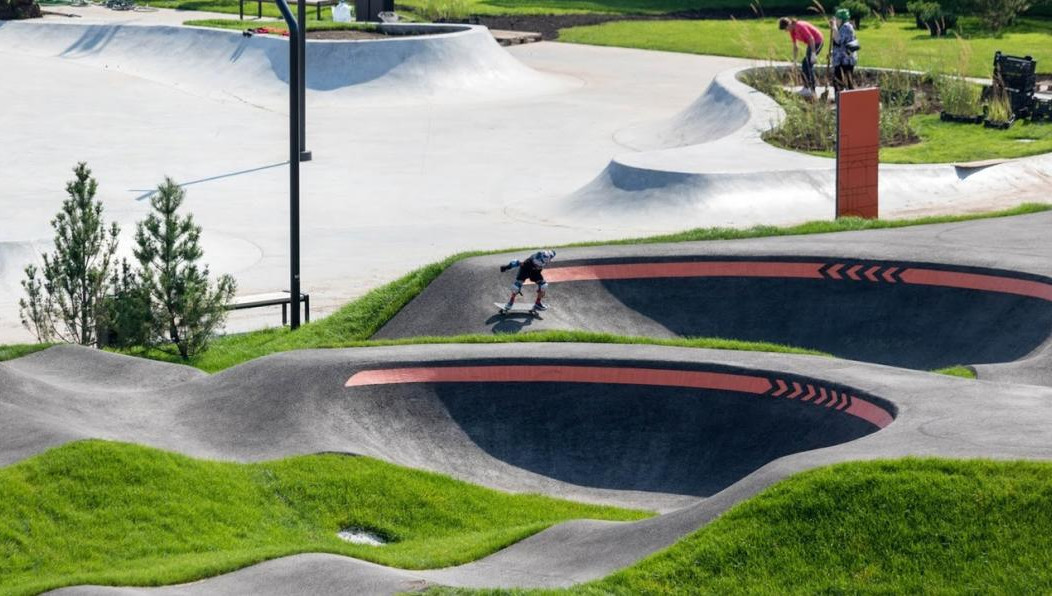 Также сейчас ведется строительство экстрим-парка на Солнечной поляне.