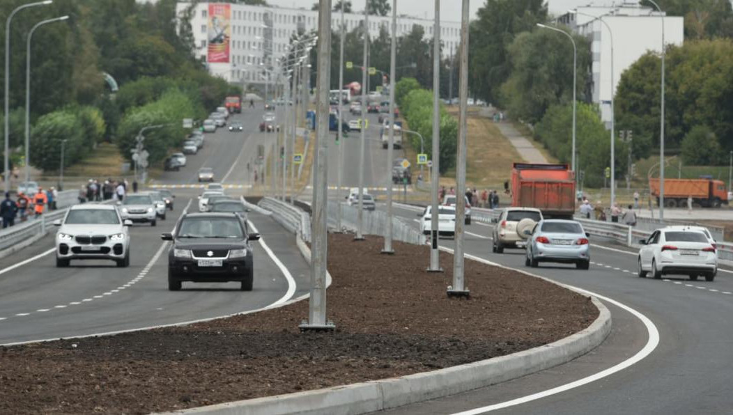 На дорогу с мостом потратили более миллиарда рублей.